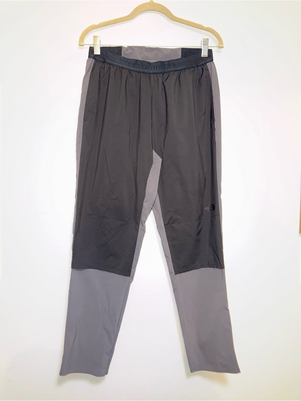 The North Face Men’s Black & Gray Two-Tone Jogger Pants